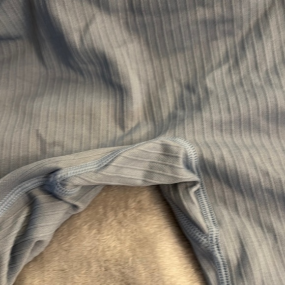 PINK Victoria's Secret Blue Capri Leggings with Textured Finish - Picture 3 of 3